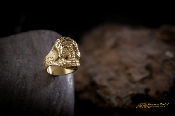 gold skull ring